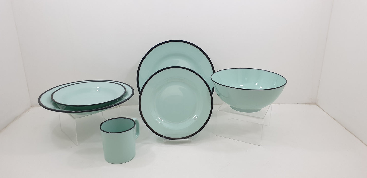 Melamine Plate 20.32cm (Black Rim Enamel Styled)